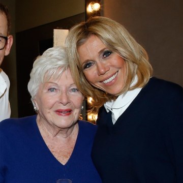 VOICI : SOCIAL Fin de vie : Line Renaud assure que Brigitte Macron partage le même point de vue