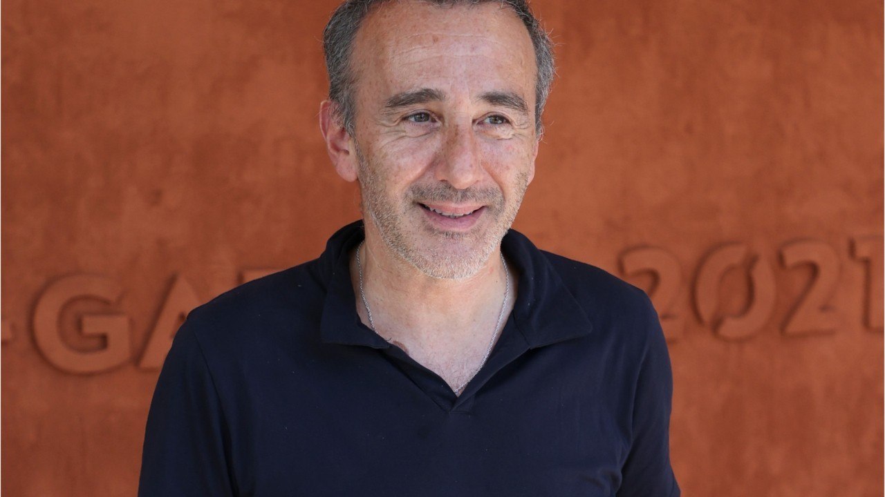 VOICI - Elie Semoun : un an après sa mort, l'humoriste rend un poignant hommage à son père