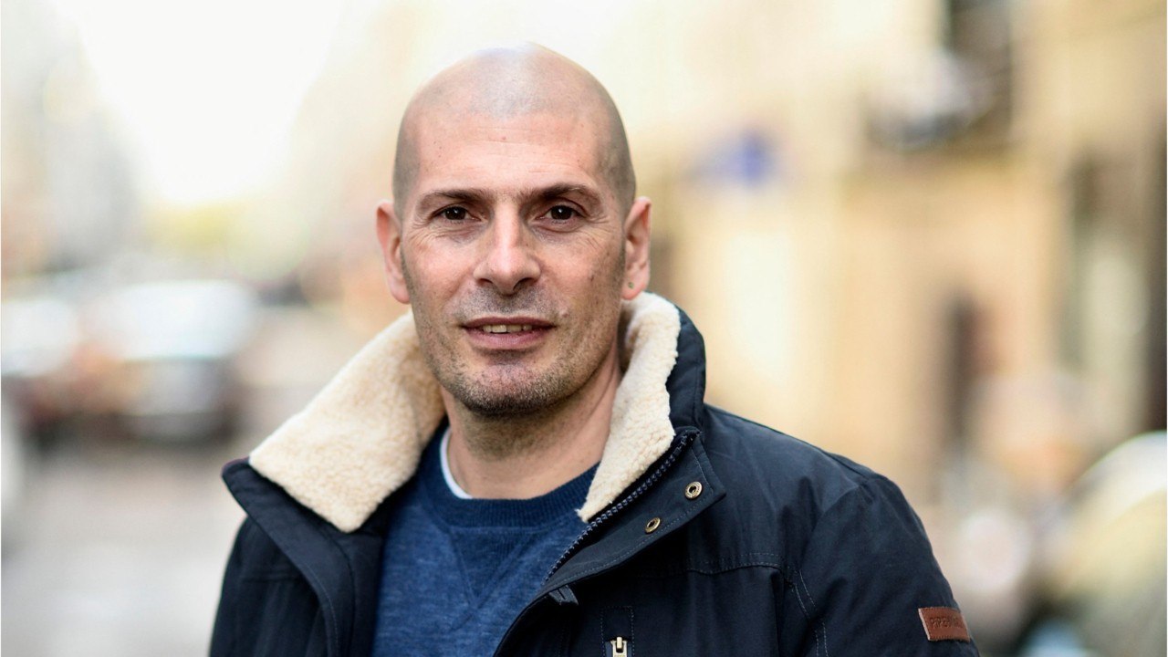 VOICI : « Je n’ai pas la vocation à être l’avocat de Didier Raoult " : Akhenaton défend le professeur marseillais