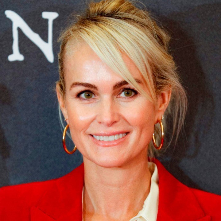 VOICI social : Laeticia Hallyday : son compagnon Jalil Lespert hué par la foule à l'inauguration de l'esplanade Johnny Hallyday (1)