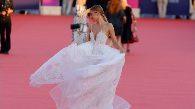 VOICI - Miss France 2022 : qui est Anaïs Werestchack, Miss Auvergne 2021 ?