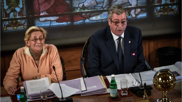 VOICI : Patrick Balkany re-hospitalisé d'urgence : Isabelle Balkany donne de ses nouvelles