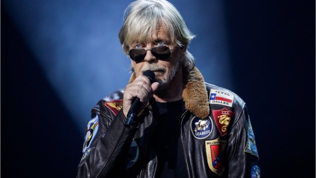VOICI : Renaud et Lolita Séchan complices : le père et la fille reproduisent le mythique cliché de l'album Morgane de toi