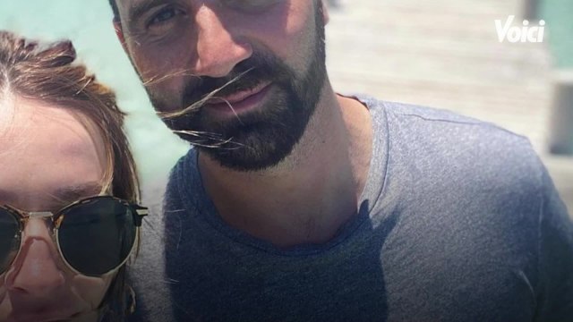 VOICI : PHOTO Laure (MAPR5) : de retour à la maison avec Lya, elle plaisante sur son corps post-partum