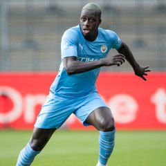 VOICI social : Benjamin Mendy au plus mal en prison : le footballeur a vécu une très mauvaise expérience (1)