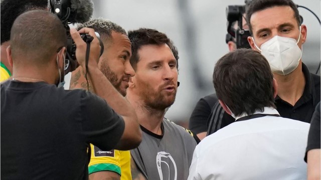 Voici - Mondial 2022 : le match Brésil - Argentine interrompu, Neymar et Lionel Messi ont vécu une soirée surréaliste !