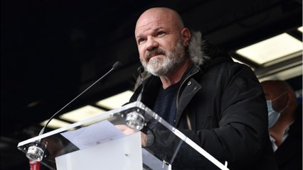 VOICI : « J’essaie d’être logique " : Philippe Etchebest souhaite-t-il se lancer en politique ? Sa réponse est catégorique