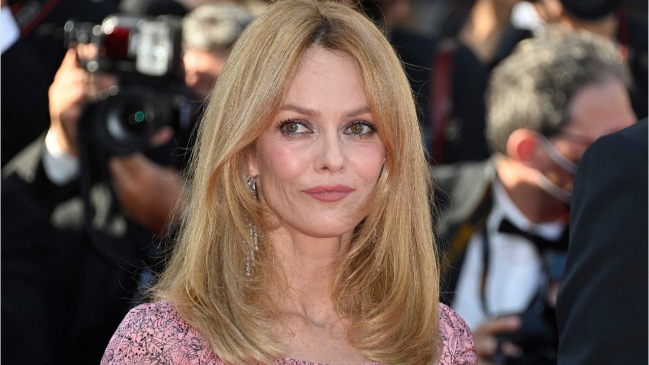 VOICI : Vanessa Paradis : ce tournage sulfureux qui l'a marquée lorsqu'elle avait 16 ans