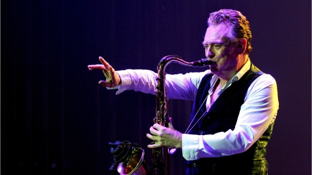 VOICI - Mort de Brian Travers, membre du groupe UB40, à l'âge de 62 ans des suites d'un cancer