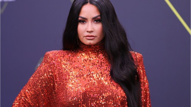 Voici - Demi Lovato mal en point : deux ans plus tard, elle a encore des séquelles de son overdose