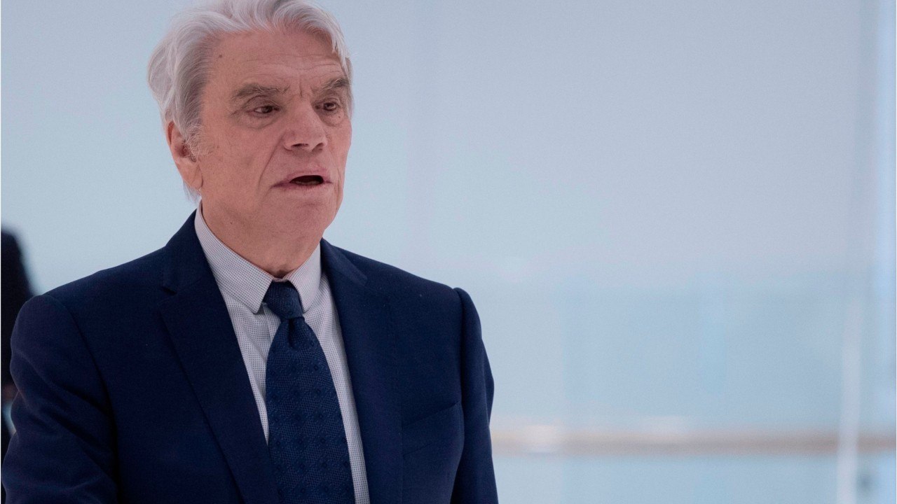 VOICI - Bernard Tapie (encore) annoncé mort par...
