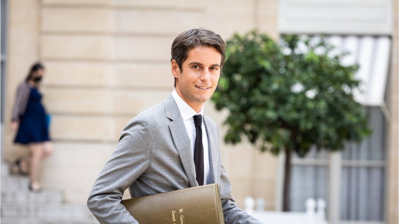 VOICI - Gabriel Attal se confie sur son « petit frère " recueilli après un drame familial