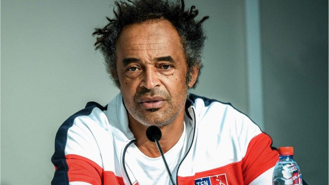 VOICI : Yannick Noah : le tennisman radieux dévoile les clichés des retrouvailles avec son petit-fils de 3 ans Nohea