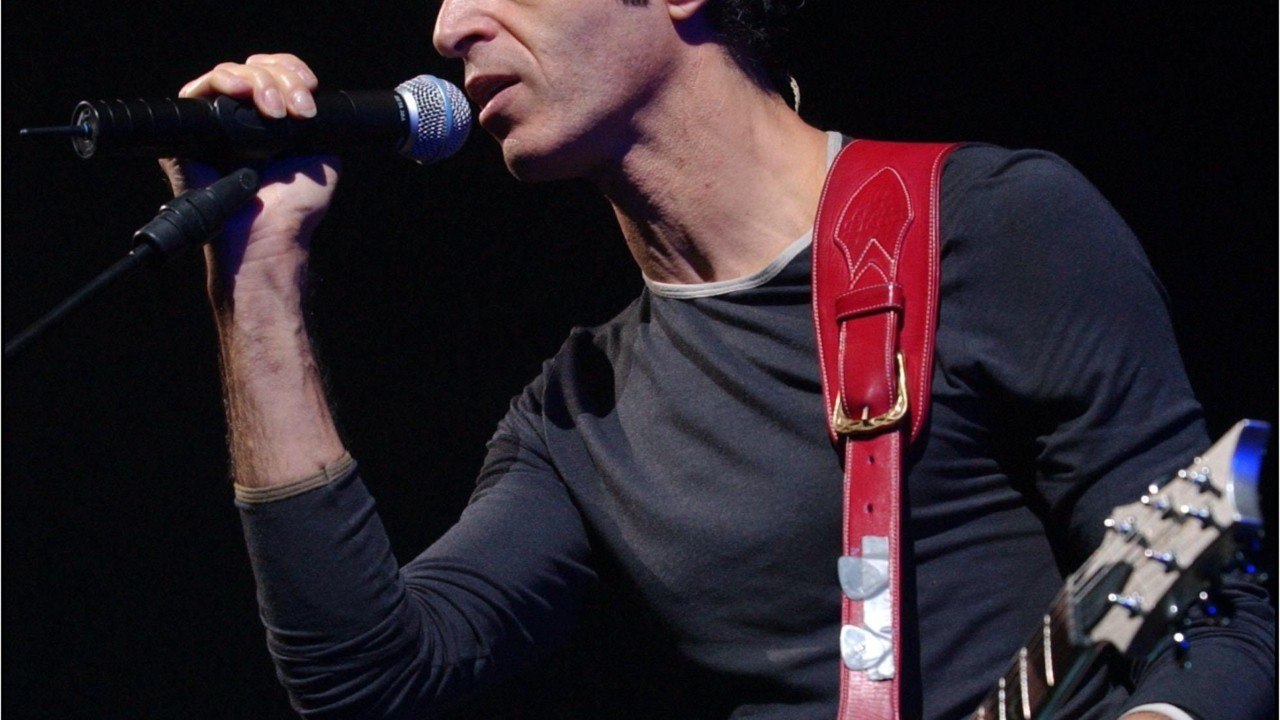 Voici - Astérix et Obélix contre César : pourquoi Jean-Jacques Goldman est-il au générique du film ?