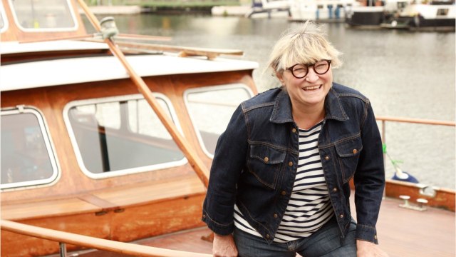 VOICI - PHOTO Christine Bravo dévoile pour la première fois le visage de sa petite-fille Enora