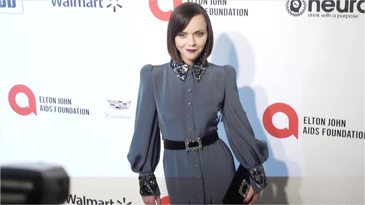 VOICI - Christina Ricci : la star de la Famille Addams enceinte de son deuxième enfant