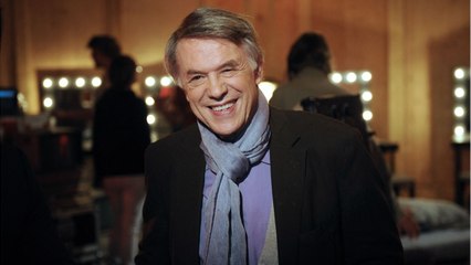 VOICI - Salvatore Adamo : cet incident très gênant lors de son grand retour sur scène aux Francofolies de la Rochelle