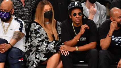 VOICI - Beyoncé critiquée sur son physique : la chanteuse regrette d'avoir passé "trop de temps à faire des régimes"