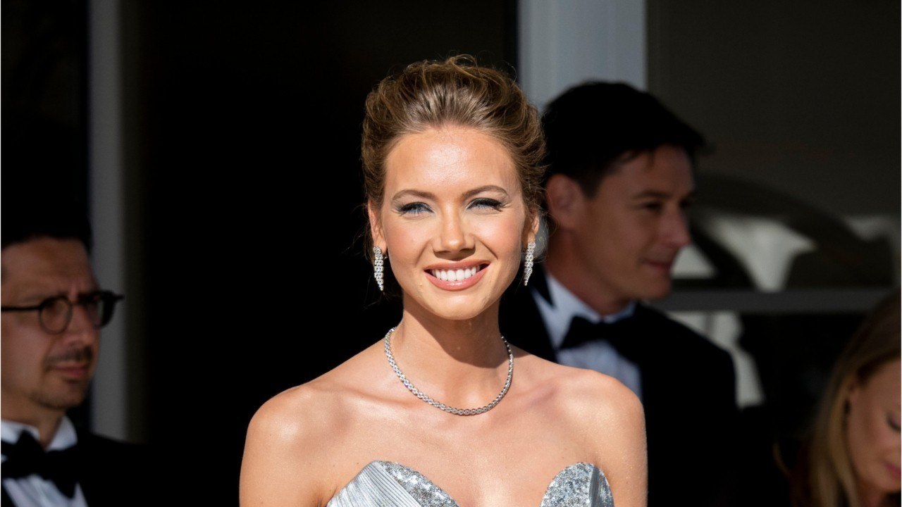 VOICI : Amandine Petit (Miss France 2021) aux anges : ses tendres retrouvailles avec son cousin