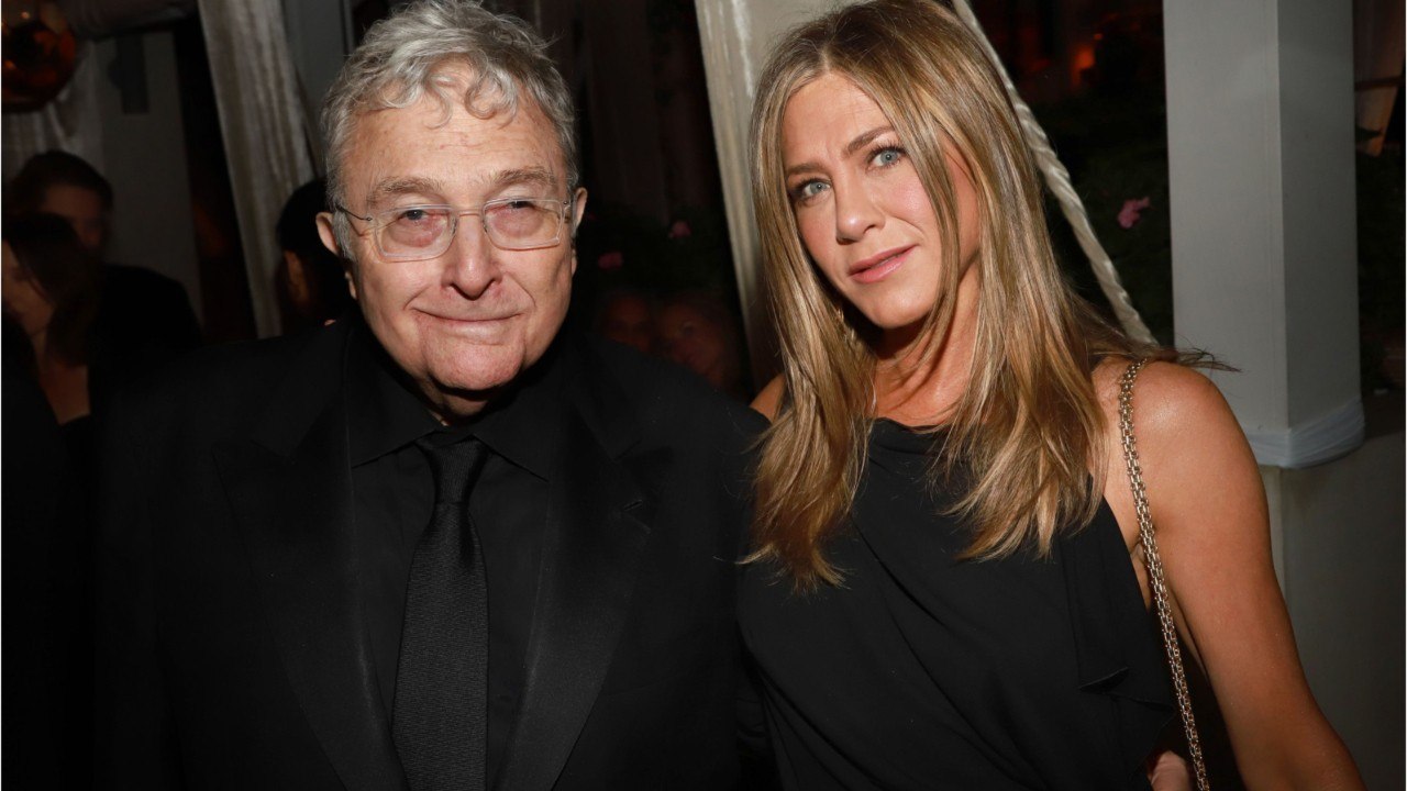 Voici - Jennifer Aniston : pluie de cadeaux pour une infirmière confinée atteinte du Covid-19 et pour ses collègues