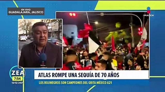 Aficionados de Atlas celebran en la Glorieta de los Niños Héroes