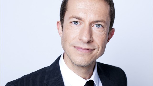 Voici - PHOTO Grégoire Margotton : le commentateur de TF1 poste un cliché attendrissant de sa fille née pendant l'Euro 2021