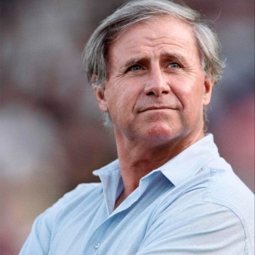 VOICI - Mort De Michel Hidalgo : Nagui, Pierre Lescure, Les Stars Rendent Hommage À L’entraineur Mythique (1)