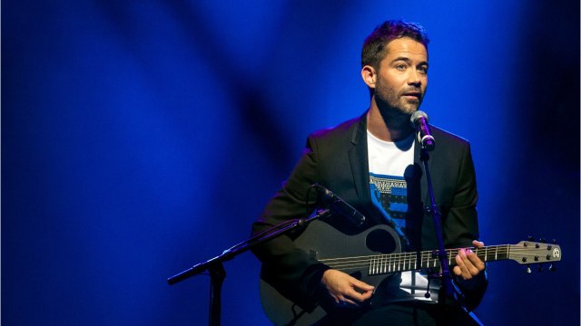 VOICI : Emmanuel Moire fond en larmes en évoquant Grégory Lemarchal