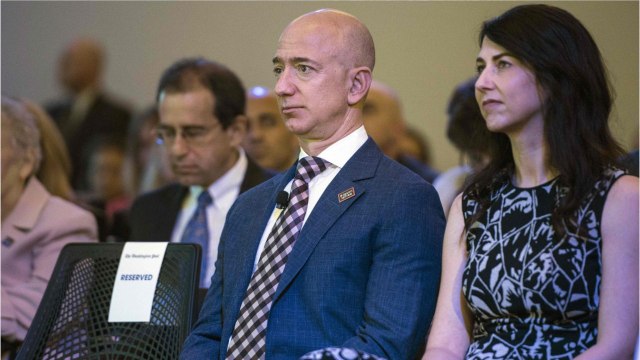 VOICI : Jeff Bezos dans l'espace : qui est MacKenzie Scott, son ex-femme devenue milliardaire ?