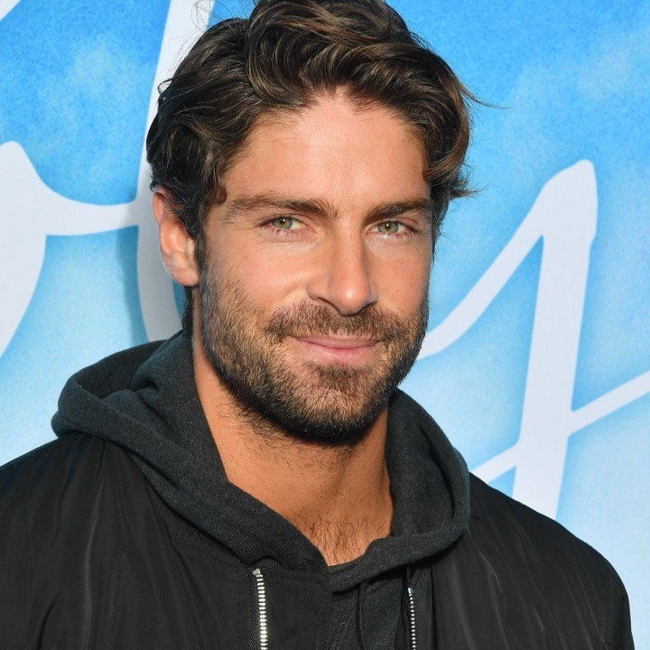 VOICI social : Tom Leeb, le fils de Michel Leeb, est en couple avec une actrice française : découvrez l'heureuse élue