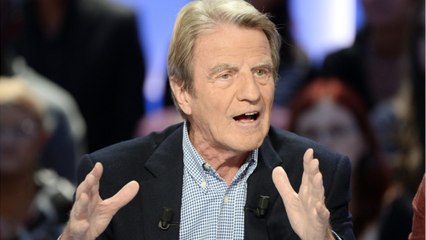 VOICI :  Bernard Kouchner : les anti-vaccins sont selon lui "sinon des déserteurs, des alliés du virus"