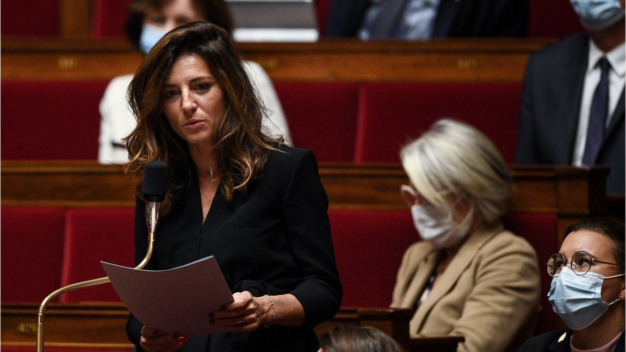 VOICI - PHOTO Coralie Dubost, l’ex-compagne d’Olivier Véran, attendrit les internautes en leur annonçant une heureuse nouvelle