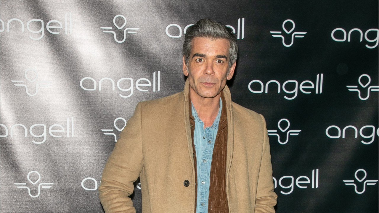 VOICI : Xavier de Moulins : ce coup bas qu’il a osé pour faire ses premiers pas à la télévision