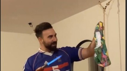 VOICI - PHOTO Matthieu (MAPR 5) perd son pari avec la défaite des Bleus et s'affiche dans une tenue ridicule