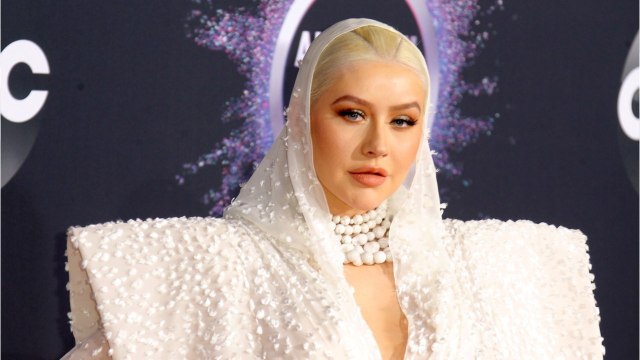 VOICI : Mon coeur accompagne Britney : Christina Aguilera apporte son soutien à Britney Spears, son ancienne rivale