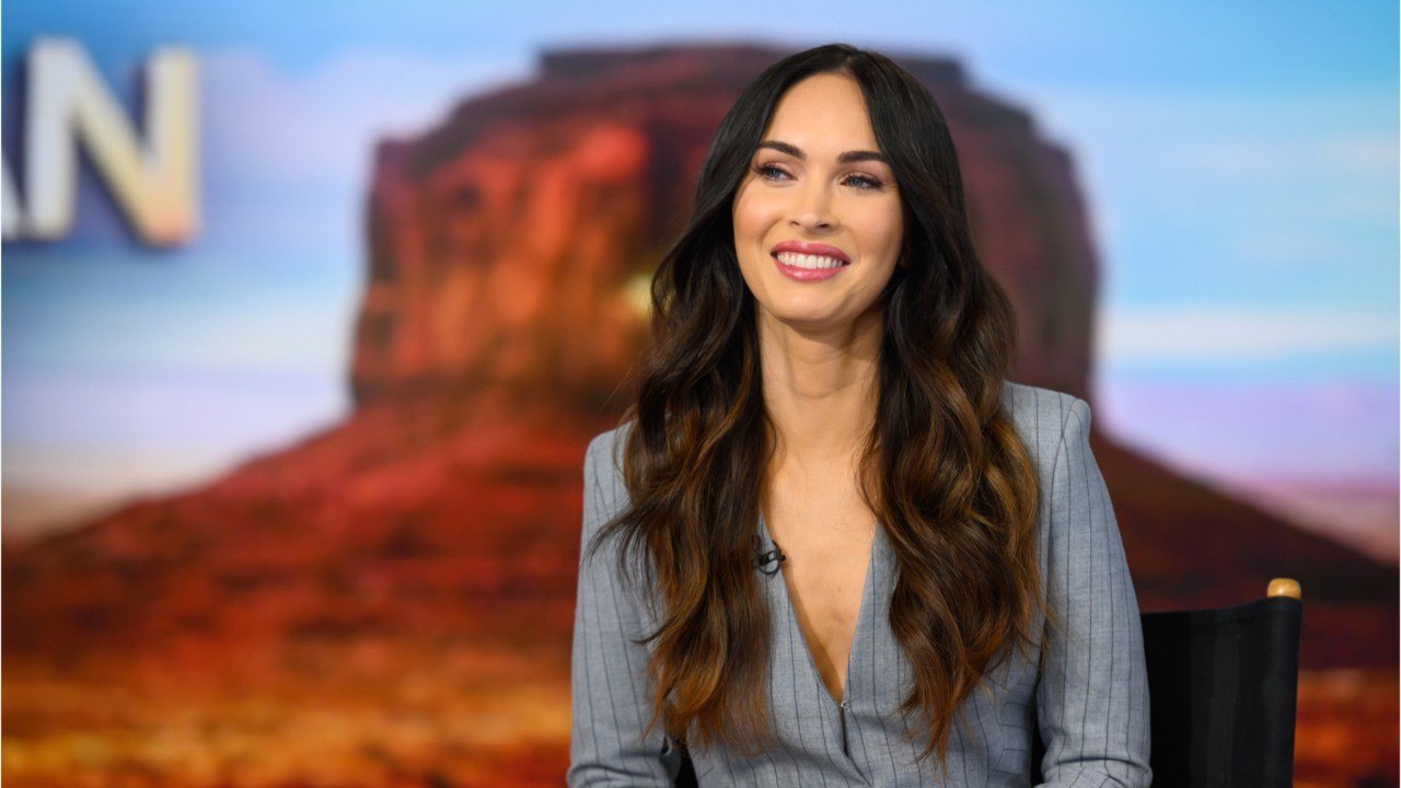 VOICI : Megan Fox dépassée ? Ses trois enfants perturbent son interview en visio à la maison