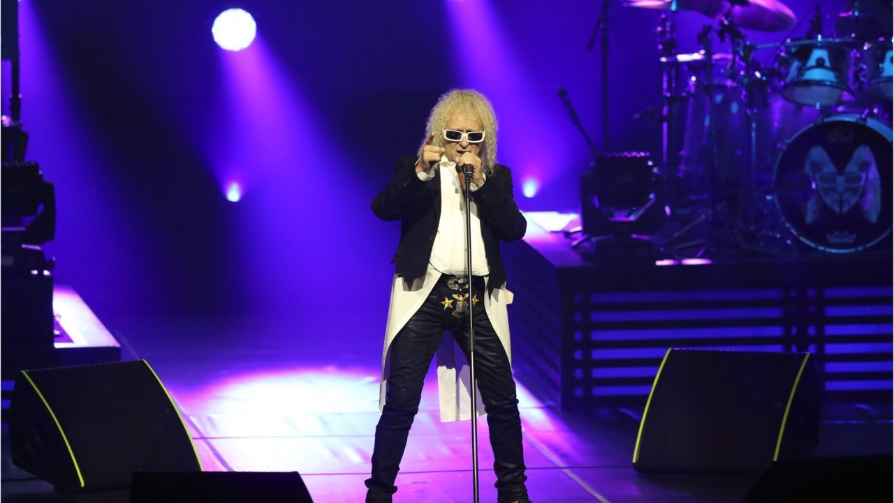 Voici - PHOTO Michel Polnareff victime de son correcteur orthographique, il évoque son « pubis " sur Twitter