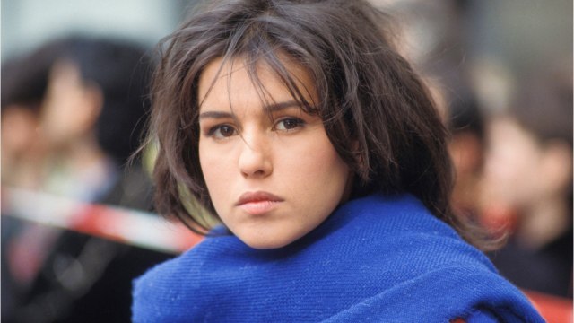 Voici - Nathalie Cardone : que devient l'interprète du tube Hasta Siempre ?