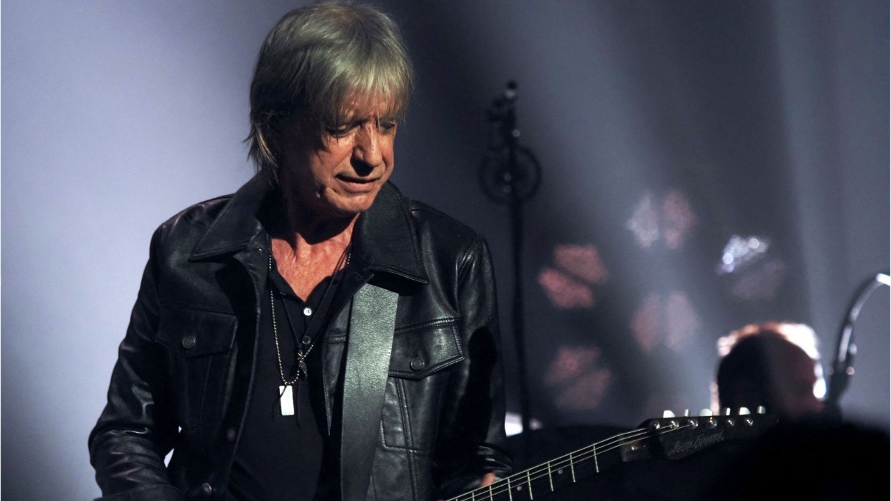 VOICI - « Je vais aller voir le toubib " : le constat préoccupant de Jean-Louis Aubert sur son état de santé