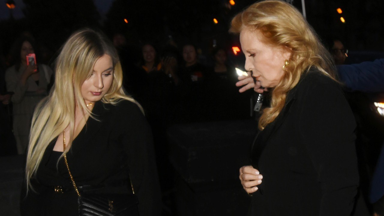 VOICI : Darina Scotti-Vartan : la fille de Sylvie Vartan pousse un coup de gueule sur les réseaux sociaux