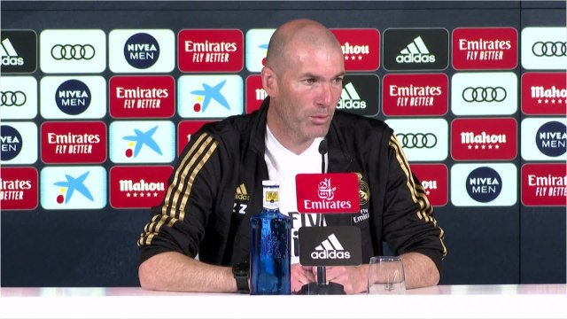 VOICI- Zinedine Zidane publie une adorable photo de ses fils pour l’anniversaire de l’un d’entre eux