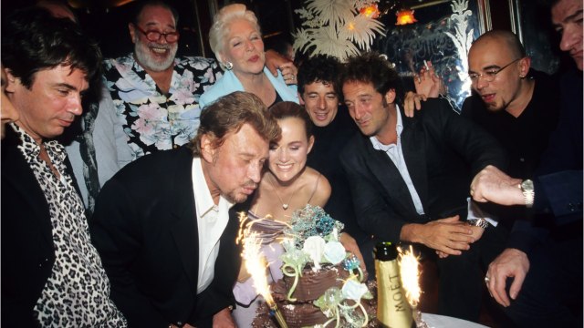 VOICI - PHOTO Laeticia Hallyday : cette émouvante vidéo de Jade et Joy avec Johnny pour célébrer la fête des pères