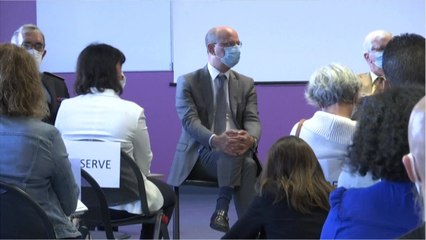 VOICI- Jean-Michel Blanquer désavoué par une ministre après ses propos sur les tenues à l'école