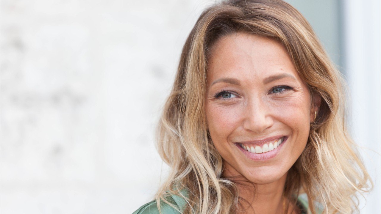 VOICI Hommage à Johnny Hallyday : Laura Smet pr...