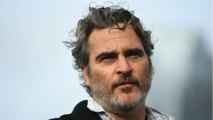 VOICI - BAFTA 2020 : Joaquin Phoenix dénonce le racisme de l’industrie dans un discours sévère