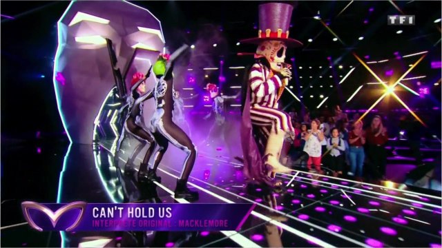 VOICI-Mask Singer : malaise après une blague pas très classe de Kev Adams sur Roselyne Bachelot