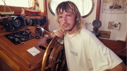 VOICI : Renaud : sa fille Lolita, taxée de racisme, se défend après un commentaire sur des masques fabriqués en Chine