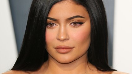 VOICI - PHOTO Kylie Jenner : sa meilleure amie en montre BEAUCOUP trop dans une robe transparente