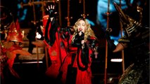 VOICI-PHOTO Madonna pose seins nus : son message plein d'espoir pour ses fans