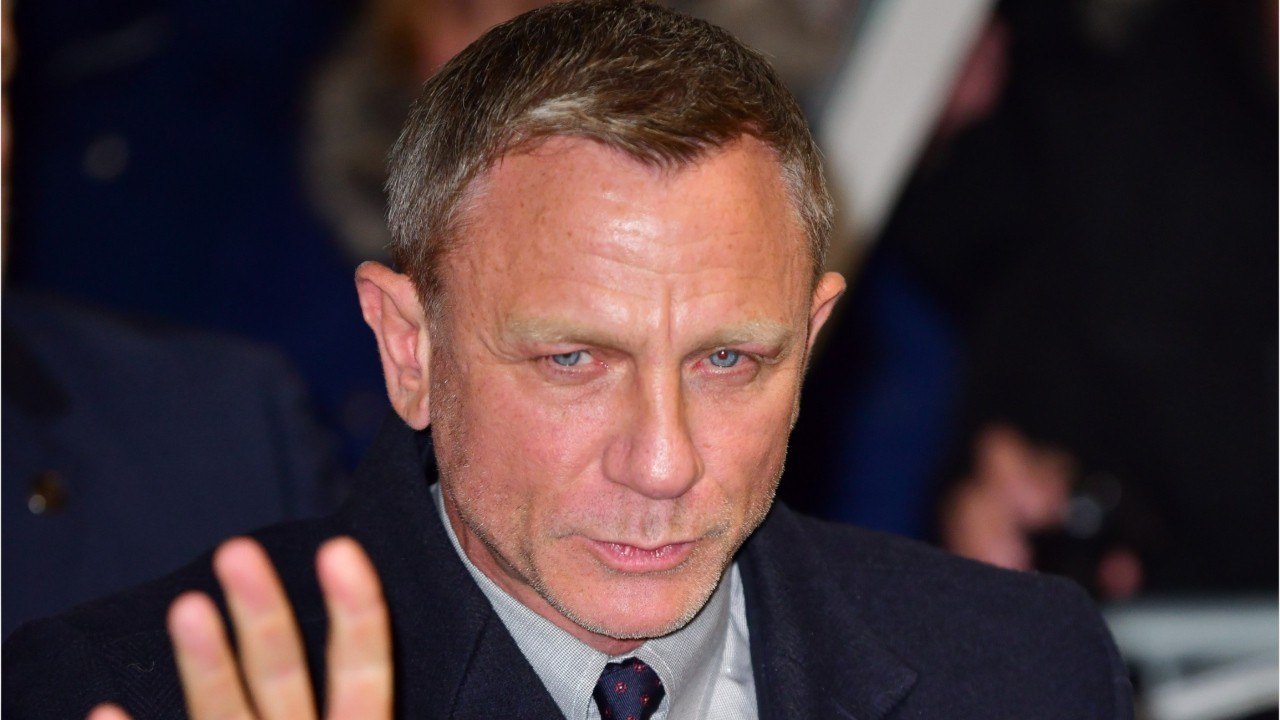 VOICI - Daniel Craig : nouveau coup dur pour son dernier James Bond, impacté par le Coronavirus